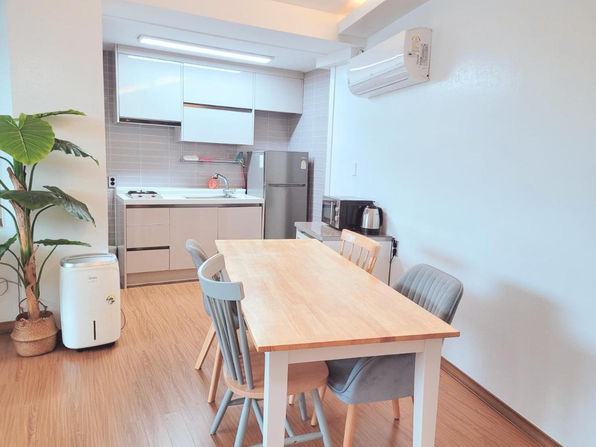 Villa Seogwiporto Extérieur photo