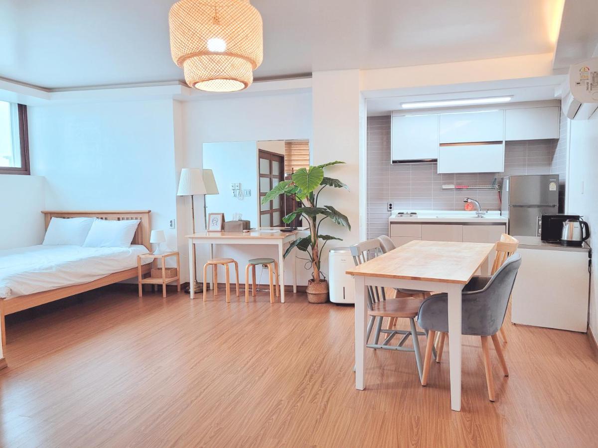 Villa Seogwiporto Extérieur photo