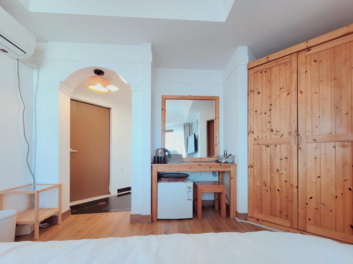 Villa Seogwiporto Extérieur photo