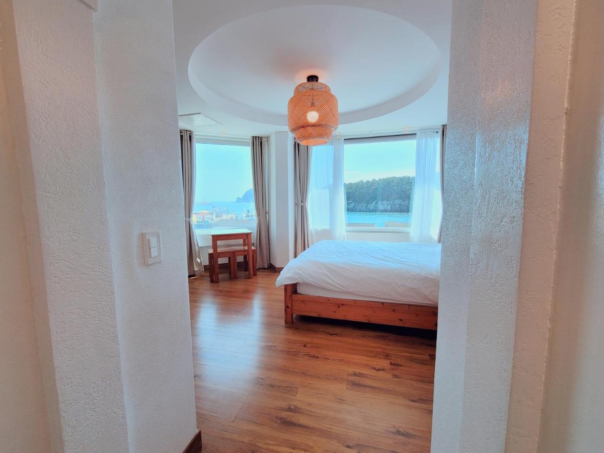 Villa Seogwiporto Extérieur photo